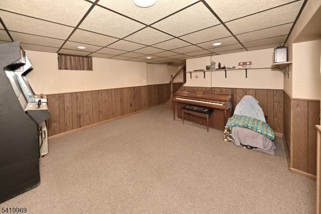 217 Sweetbriar Pl, Paramus Boro, NJ 07652