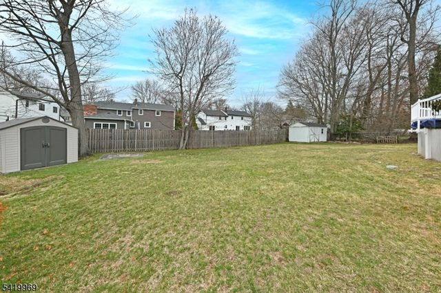 217 Sweetbriar Pl, Paramus Boro, NJ 07652