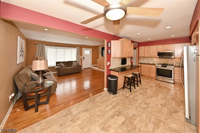 217 Sweetbriar Pl, Paramus Boro, NJ 07652