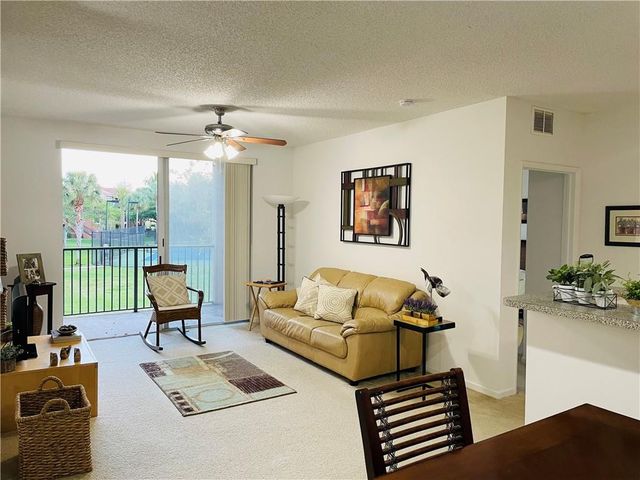 8020 N NOB HILL Road 206, Tamarac, FL 33321