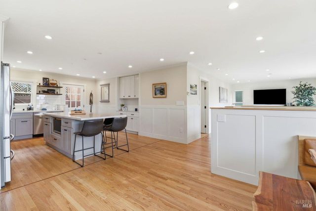 54 Manzanita Ave, Novato, CA 94945