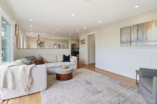 54 Manzanita Ave, Novato, CA 94945