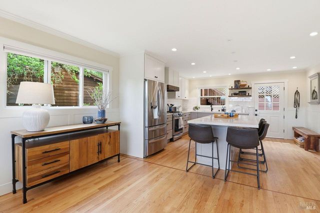 54 Manzanita Ave, Novato, CA 94945