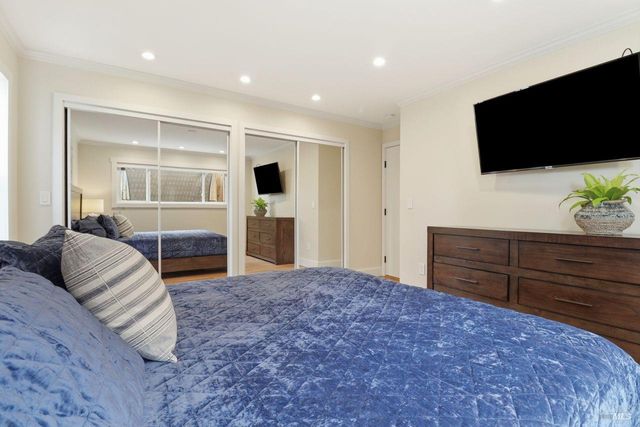 54 Manzanita Ave, Novato, CA 94945