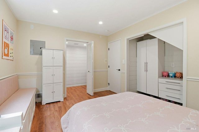 54 Manzanita Ave, Novato, CA 94945