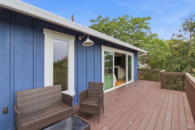 54 Manzanita Ave, Novato, CA 94945