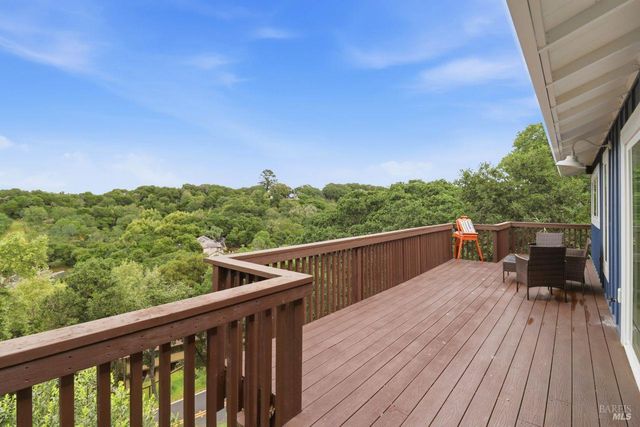 54 Manzanita Ave, Novato, CA 94945