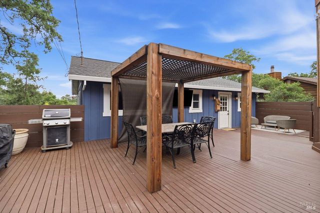 54 Manzanita Ave, Novato, CA 94945