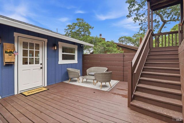 54 Manzanita Ave, Novato, CA 94945