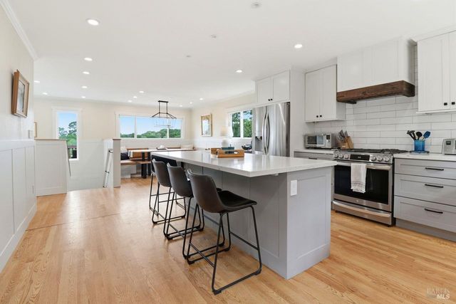 54 Manzanita Ave, Novato, CA 94945