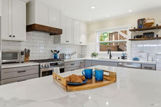 54 Manzanita Ave, Novato, CA 94945