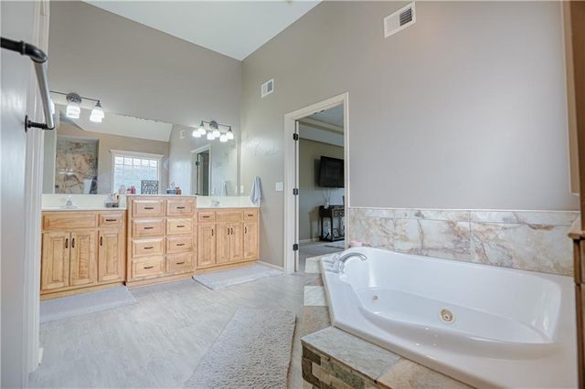 2297 W Cothrell Street, Olathe, KS 66061