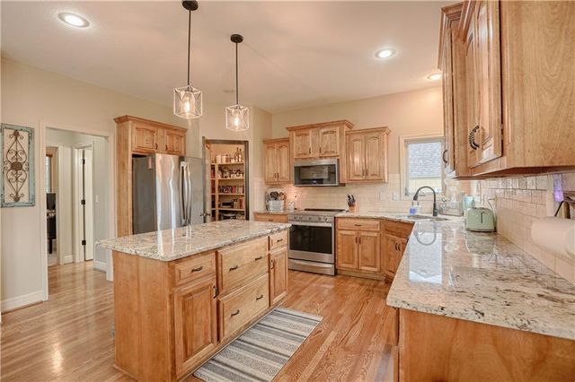 2297 W Cothrell Street, Olathe, KS 66061