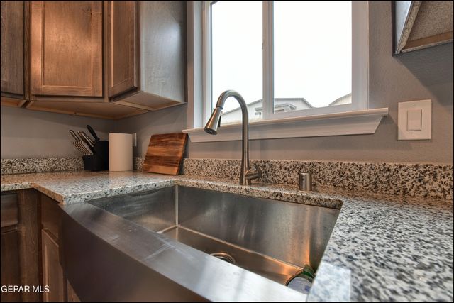 8408 PHIL Place, Vinton, TX 79821