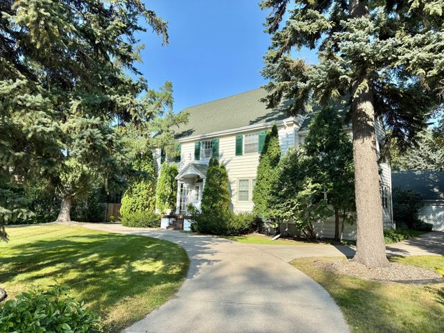 1119 Broadway N, Fargo, ND 58102