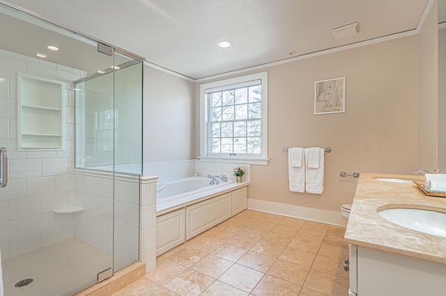 1119 Broadway N, Fargo, ND 58102