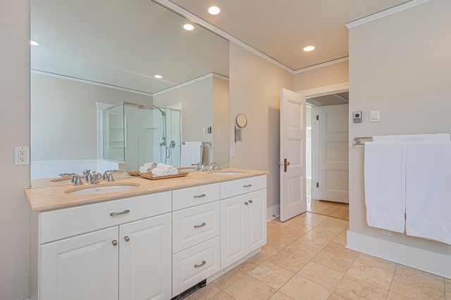 1119 Broadway N, Fargo, ND 58102