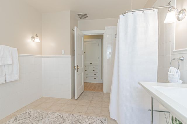 1119 Broadway N, Fargo, ND 58102