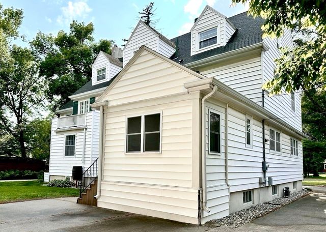 1119 Broadway N, Fargo, ND 58102