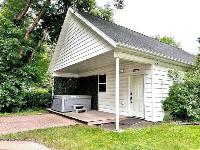 1119 Broadway N, Fargo, ND 58102