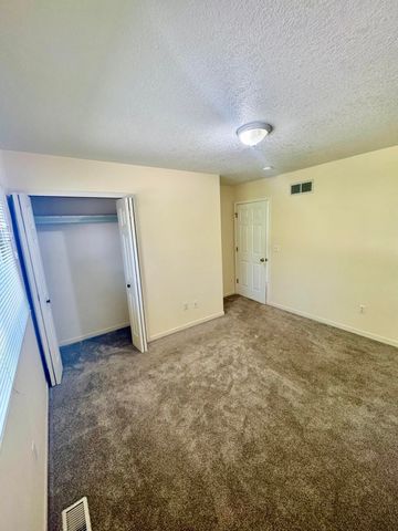 15338 Flanders Street, Southgate, MI 48195