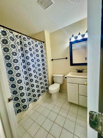 15338 Flanders Street, Southgate, MI 48195