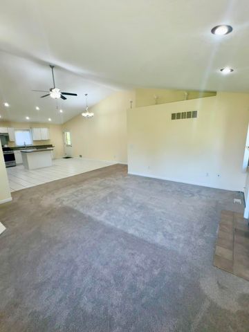 15338 Flanders Street, Southgate, MI 48195