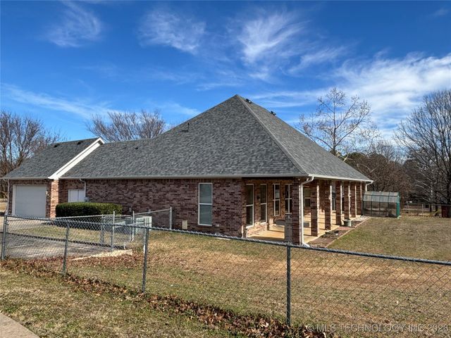 3201 Greenbriar, Durant, OK 74701