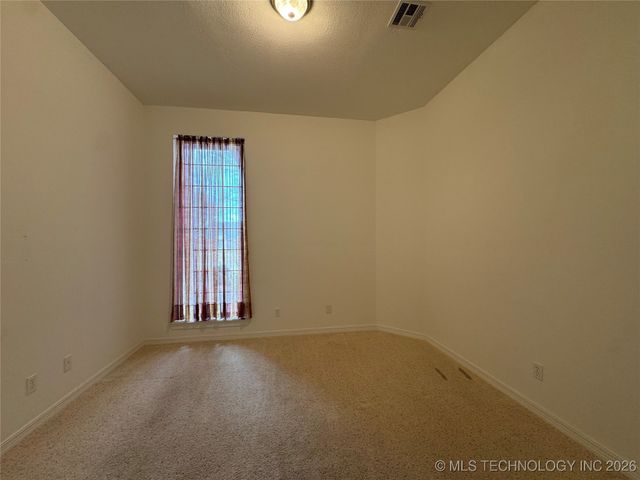 3201 Greenbriar, Durant, OK 74701