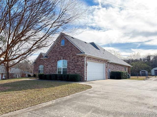 3201 Greenbriar, Durant, OK 74701