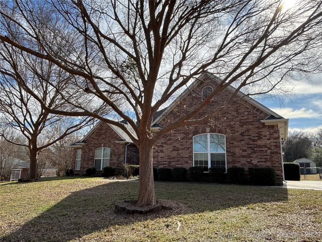 3201 Greenbriar, Durant, OK 74701