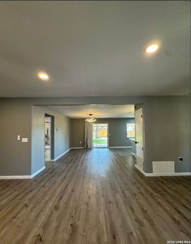 4302 shallow water, San Antonio, TX 78233