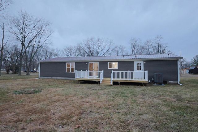 2114 Cedar Ave Avenue, Salem, IL 62881