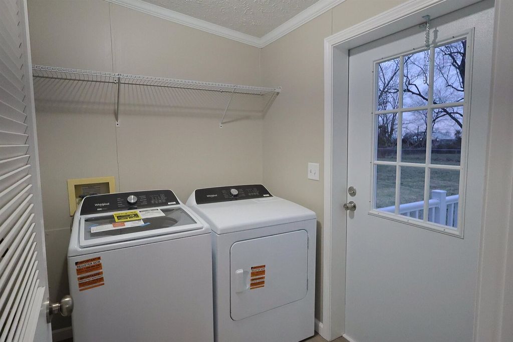 Image 12 of property listing at 2114 Cedar Ave Avenue, Salem, IL 62881