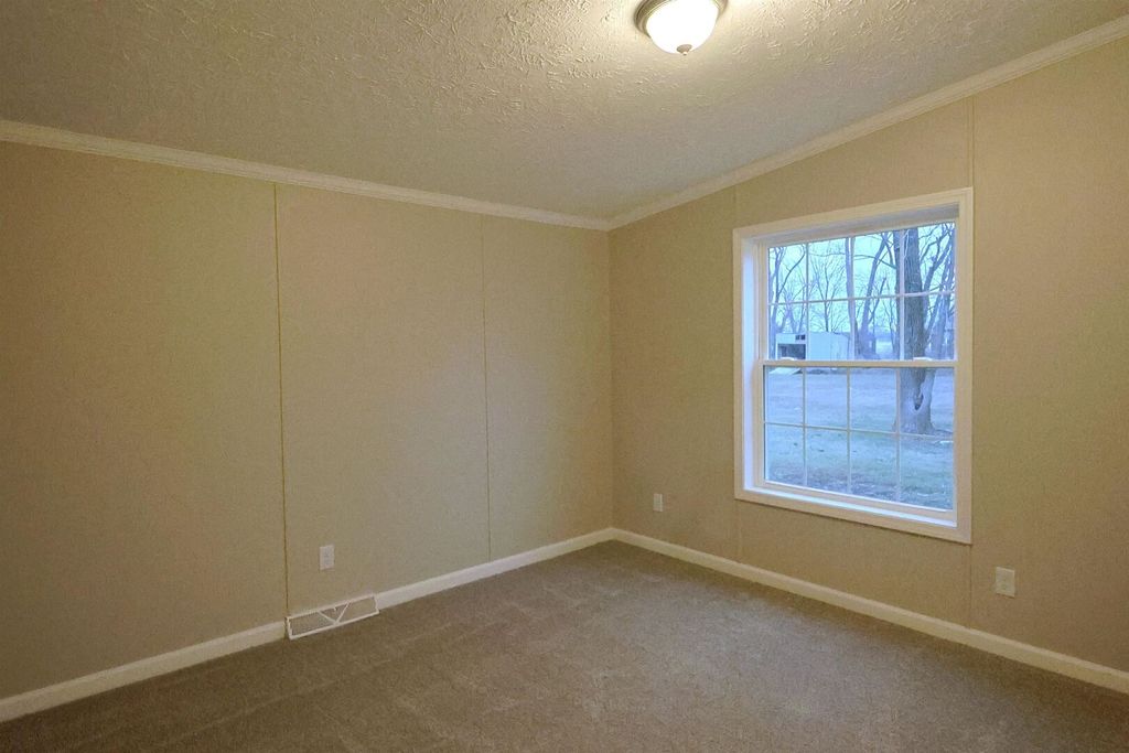 Image 18 of property listing at 2114 Cedar Ave Avenue, Salem, IL 62881