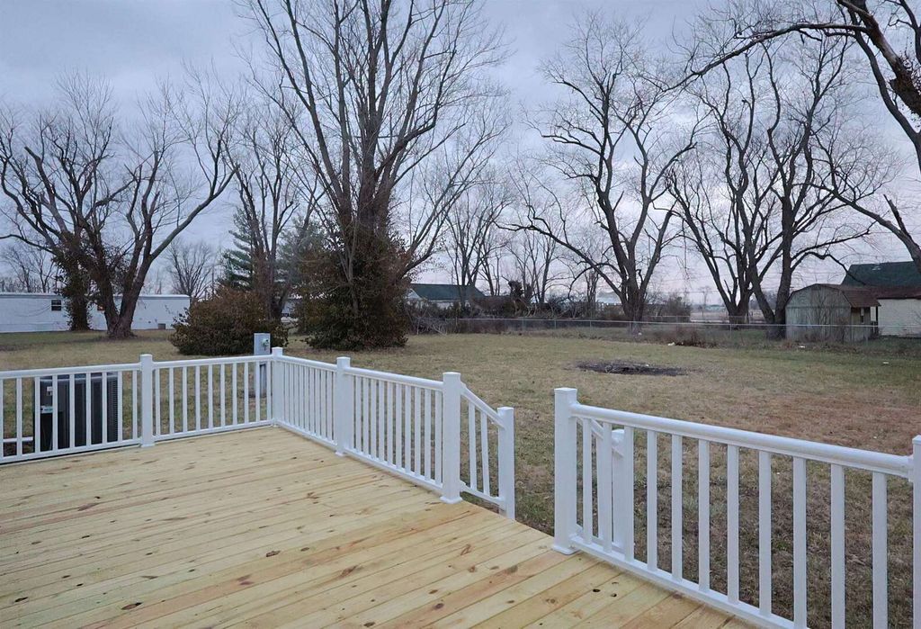 Image 23 of property listing at 2114 Cedar Ave Avenue, Salem, IL 62881