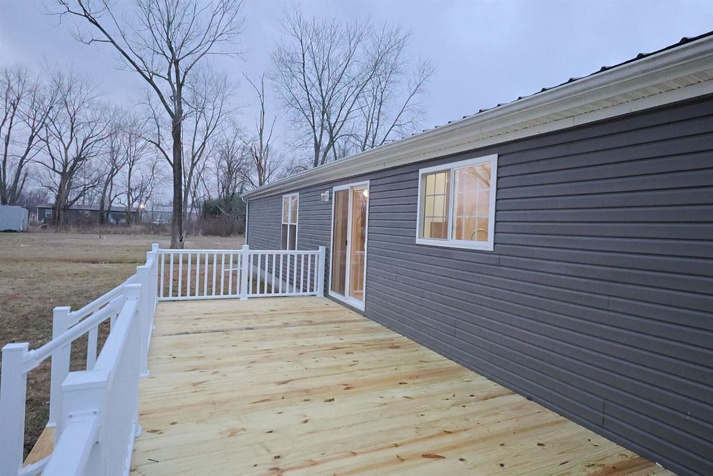 Image 24 of property listing at 2114 Cedar Ave Avenue, Salem, IL 62881