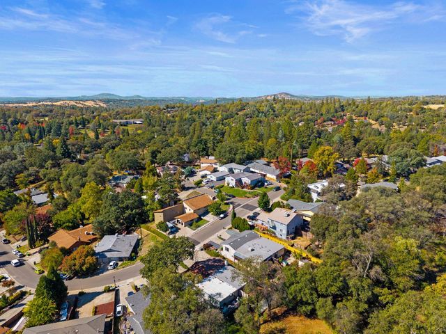 2705 Woodridge Ct, Placerville, CA 95667