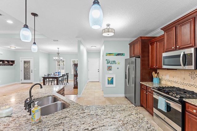 6 Davis Court, Shalimar, FL 32579