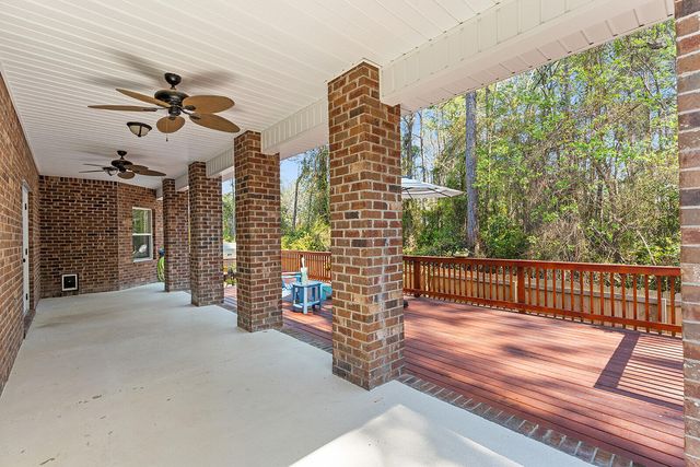 6 Davis Court, Shalimar, FL 32579