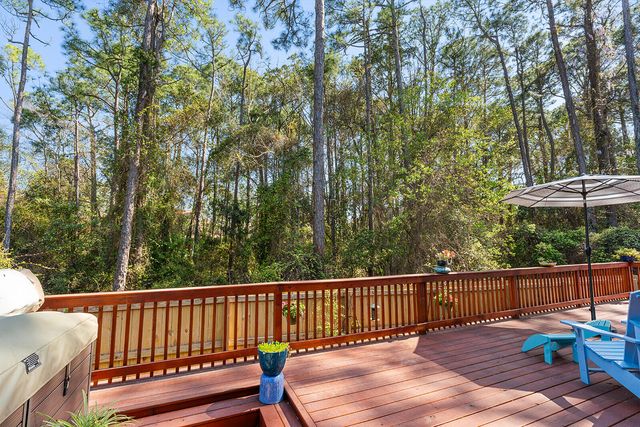 6 Davis Court, Shalimar, FL 32579