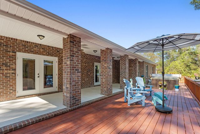 6 Davis Court, Shalimar, FL 32579