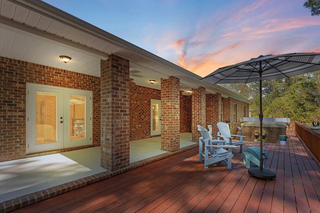 6 Davis Court, Shalimar, FL 32579