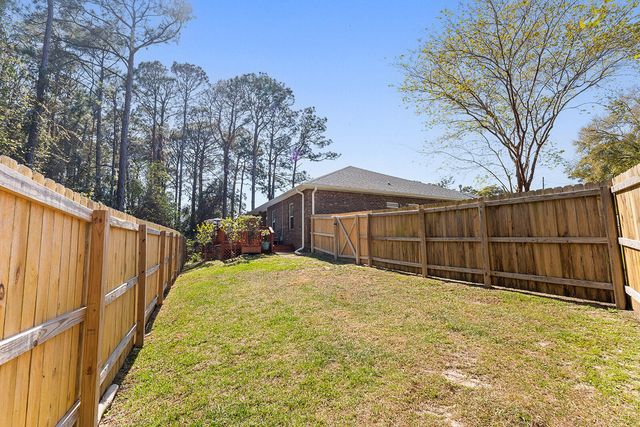 6 Davis Court, Shalimar, FL 32579