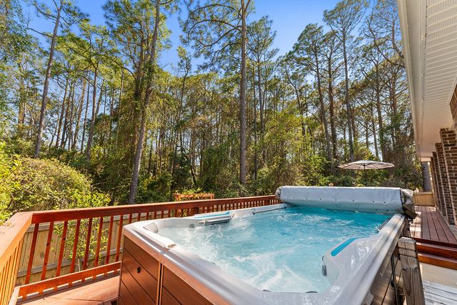 6 Davis Court, Shalimar, FL 32579