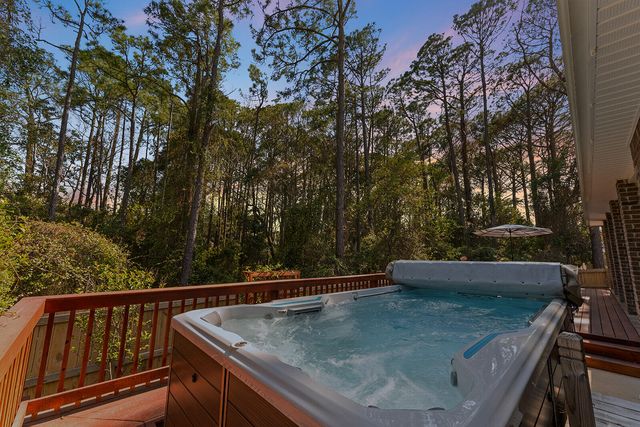 6 Davis Court, Shalimar, FL 32579