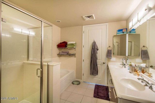 1 E LEXINGTON Avenue 1004, Phoenix, AZ 85012