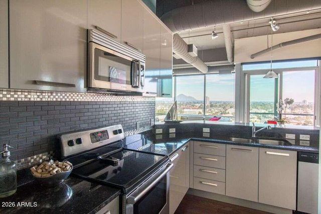 1 E LEXINGTON Avenue 1004, Phoenix, AZ 85012