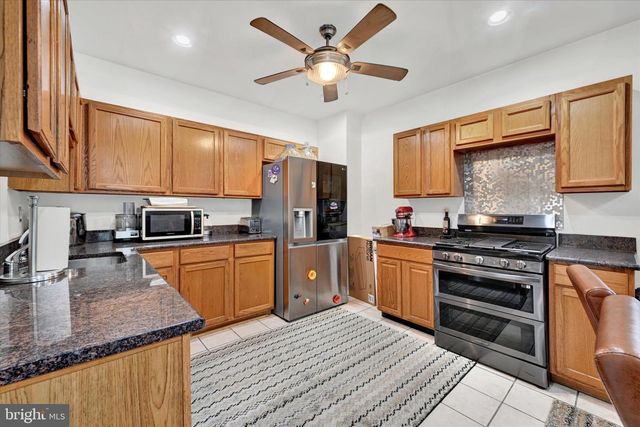 2072 LINDEN AVE, Baltimore, MD 21217