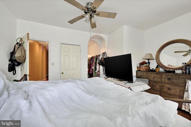 2072 LINDEN AVE, Baltimore, MD 21217